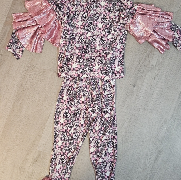 Beautiful handmade pink top heart sequin bell bottom ruffle outfit - Picture 3 of 7